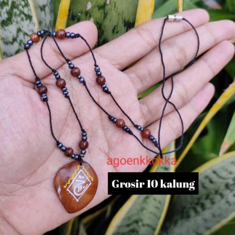 Grosir 10 pcs Kalung daun manik ukir coklat kokka kaokah