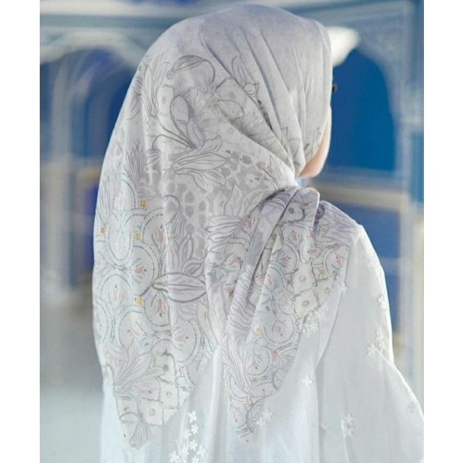 preloved buttonscarves maharani white