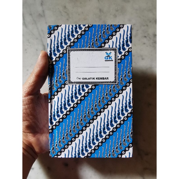 

buku oktavo gelatik kembar isi 200. ukuran buku 10,5 x 16 cm