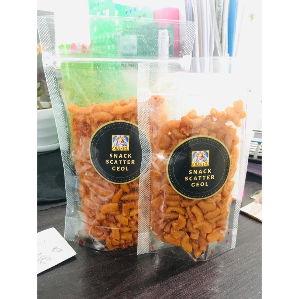 

MAKARONI KRIUK 100 GRAM / MAKARONI SCATEER /PUSAT CEMILAN PEDAS