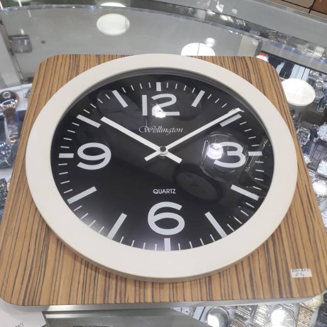 Jam dinding wellington