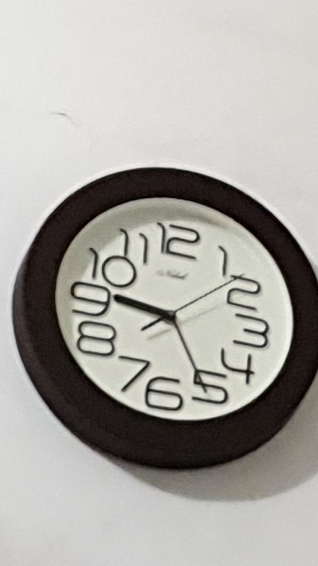 Jam Dinding Nobel 566 Diameter 30cm