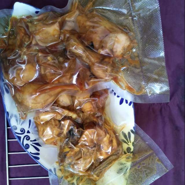 

Ayam ungkep bumbu rempah