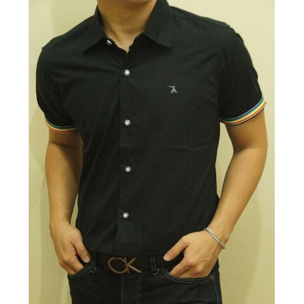 Kemeja Slim Fit Pria Lengan Pendek - Warna Hitam Diskon