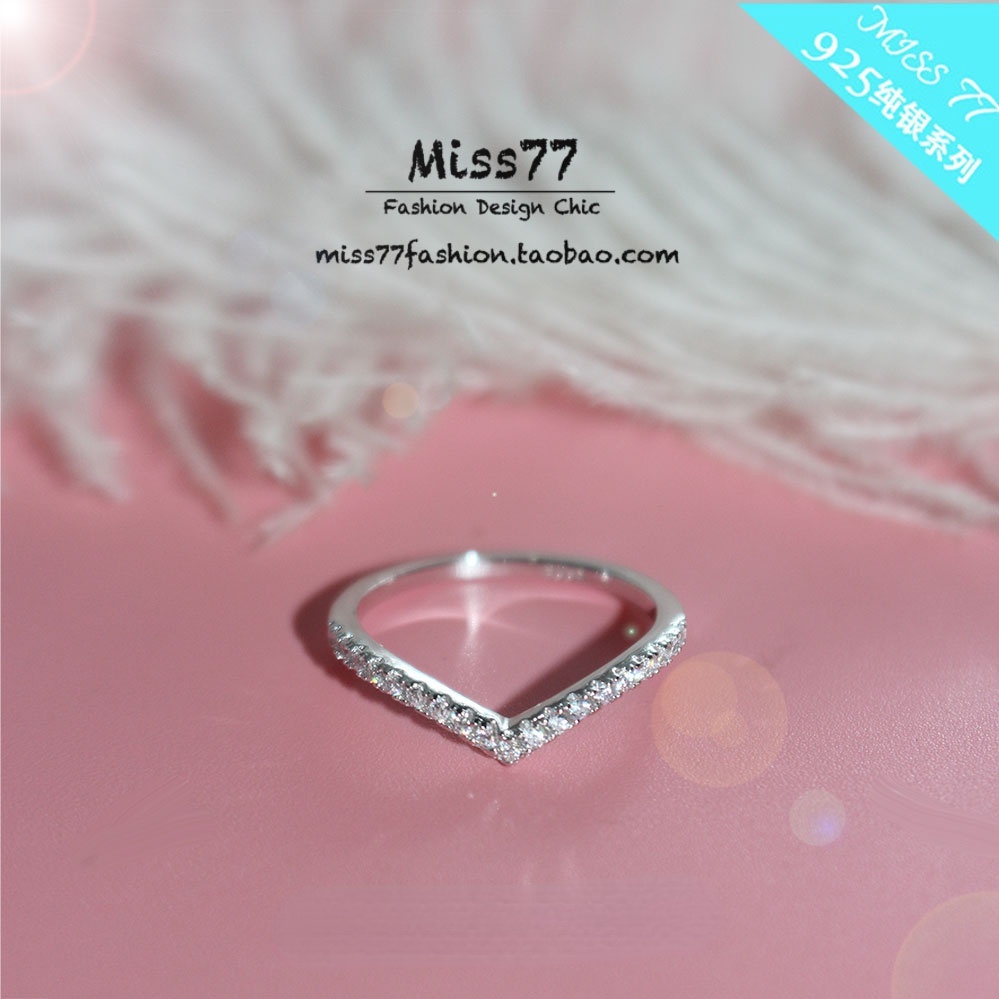 Ladies Cincin Dekorasi Berlian Berbentuk V Berlapis Emas Dapat Disesuaikan