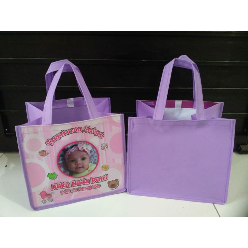 

tas souvenir aqiqah muat kotak nasi 20x20 cm