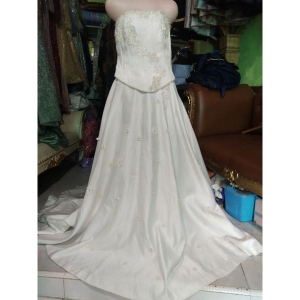 gaun pengantin bridal gown broken white putih pemberkatan gereja preloved bekas second murah prewed