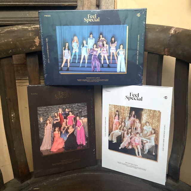 TWICE - Mini Album Vol.8 [Feel Special]