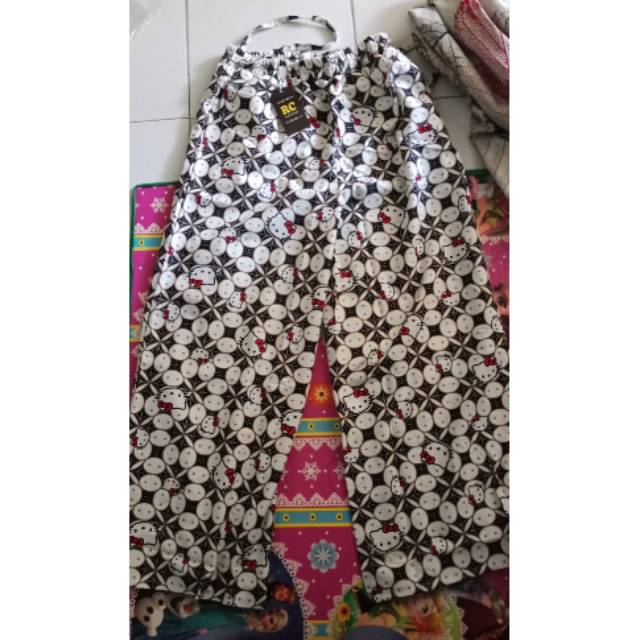 Celana batik hello kitty