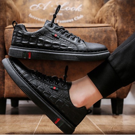 Sepatu Pria & Wanita Sneakers Kasual Crocodile OutdoorsMen Sepatu Kasual Kulit Buatan G-119