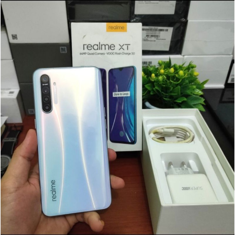 (hp bekas) realme XT Ram 8/128 garansi resmi