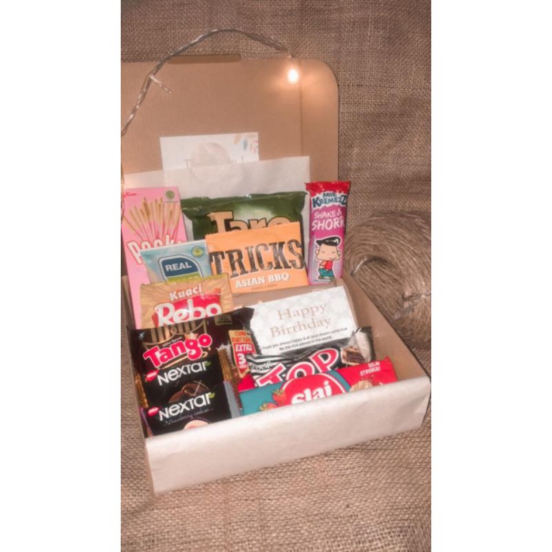 

SNACKBOX TERMURAH!-Isi Banyak-Free Kartu ucapan!