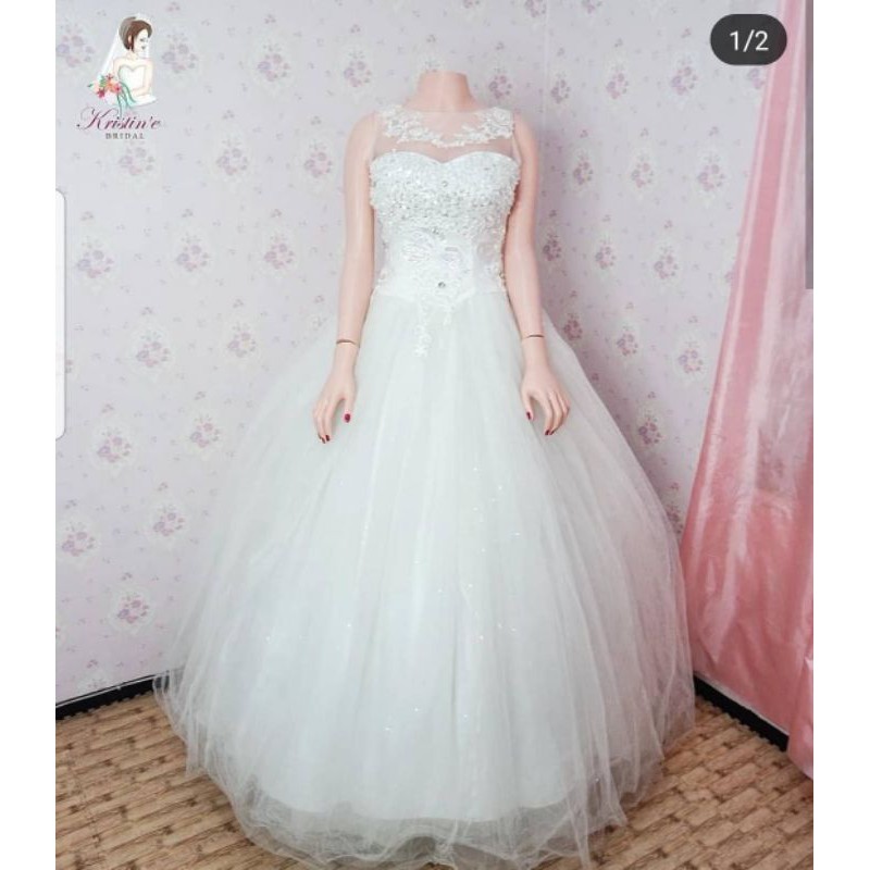 gaun putih . gaun pengantin