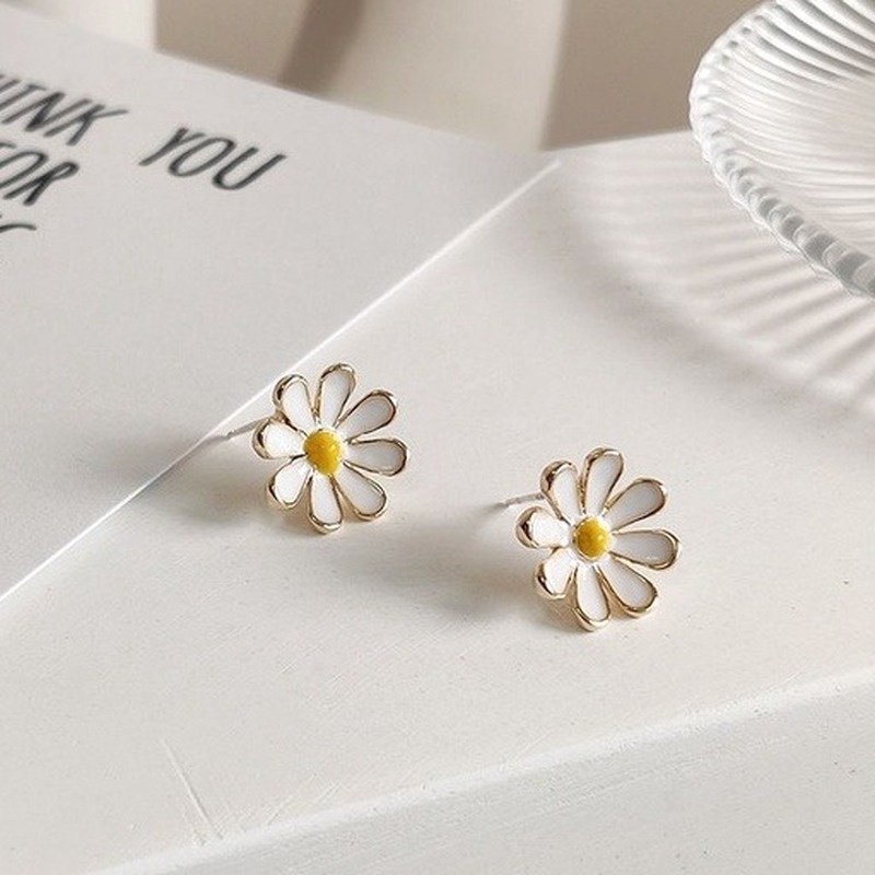 Small daisy flower creative personality feminine temperament sweet wild earrings 210807