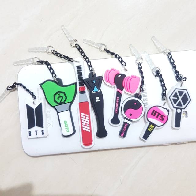 PLUGGY NCT BANGTAN BOYS BLACKPINK EXO WINNER GOT7 IKON LIGHSTICK KPOP PLUGGY STRAP HP GANTUNGAN HANDPHONE