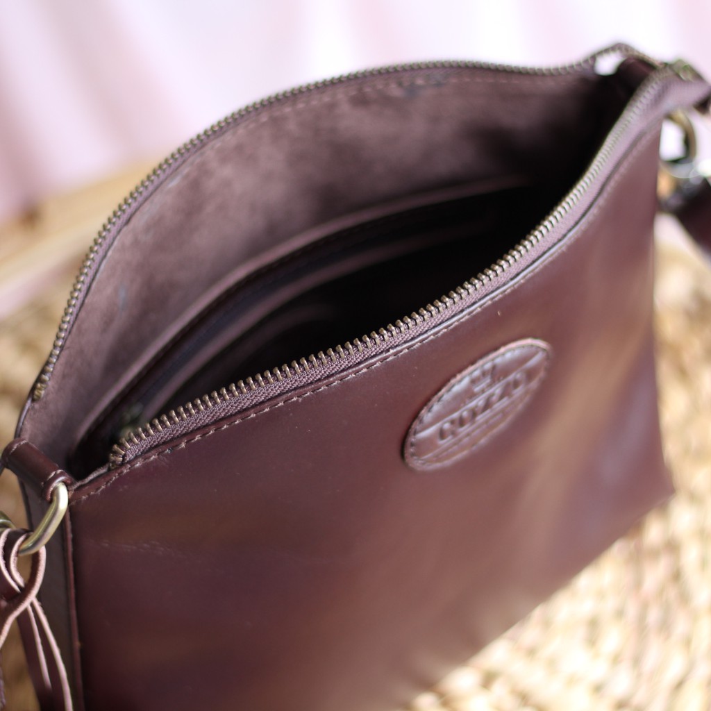 TAS SELEMPANG WANITA KULIT SAPI ASLI MODEL ZIA COKLAT TUA/ FREE GRAVIR NAMA DI GANTUNGAN TAS
