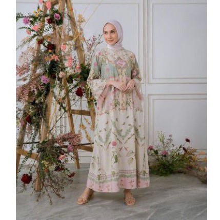 Maharani Dress  by Geulis