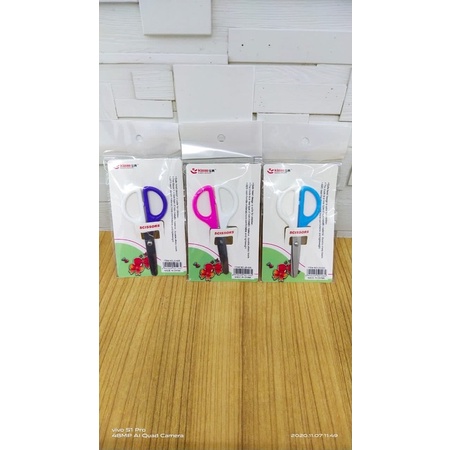 

gunting anak kecil satuan