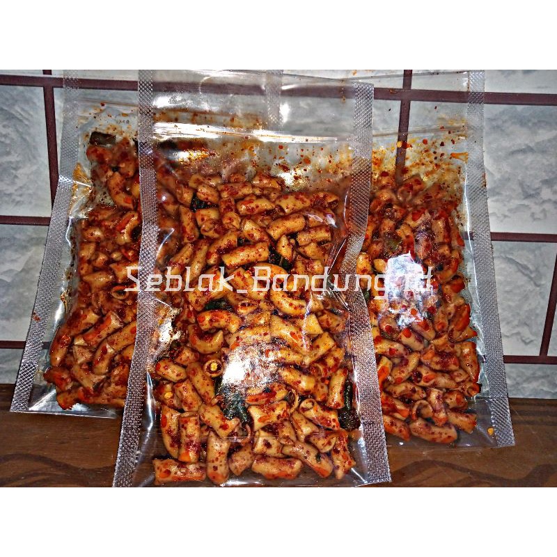 

Makaroni pipa kriuk extra pedas daun jeruk isi 250gram