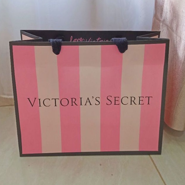 

Paperbag Victoria Secret Authentic Small