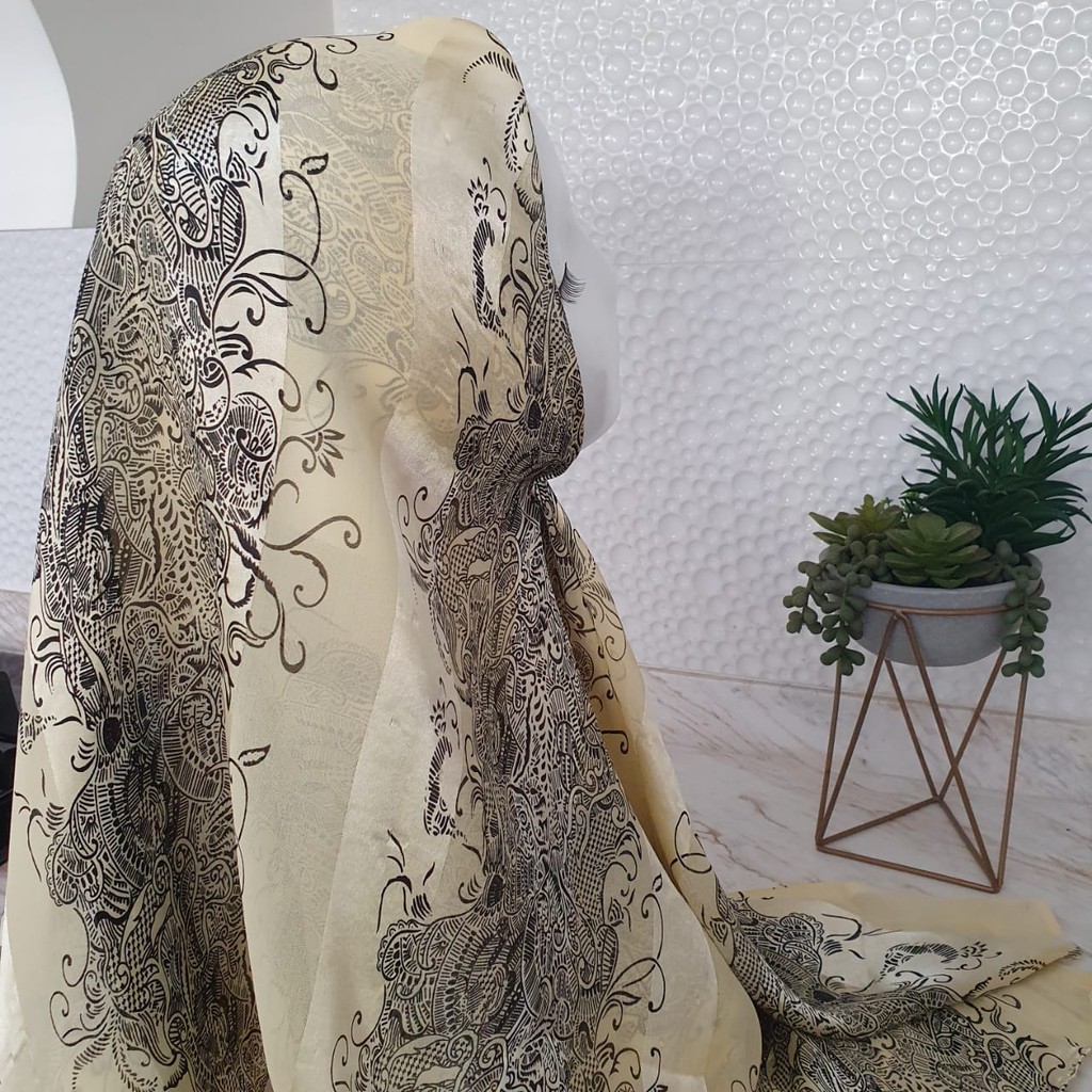 HIJAB SEGIEMPAT SUTRA MOTIF/ BATIK/ MURAH/ SALE