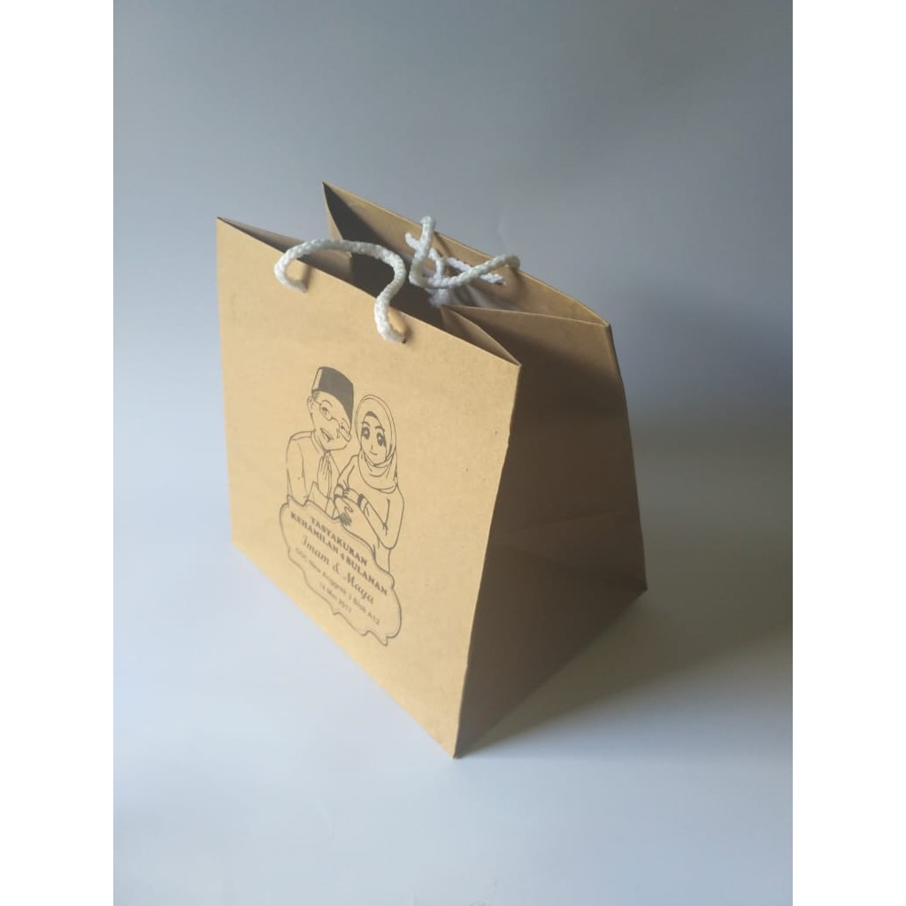 

PAPERBAG SABLON / PAPERBAG BENTO / BOX BENTO / PAPERBAG MAKANAN / TAS KERTAS (SIZE P 25 L 19 T 25)