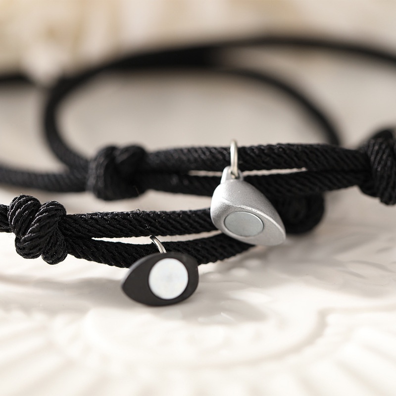 2 Pcs / Pasang Gelang Tali Rantai Magnet Warna-Warni Dapat Disesuaikan Desain Hati Hitam Putih