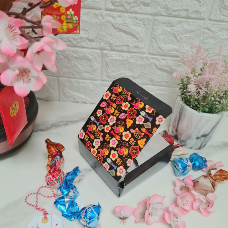 

Kotak cookies motif bunga, kotak serbaguna, kotak hadiah souvenir