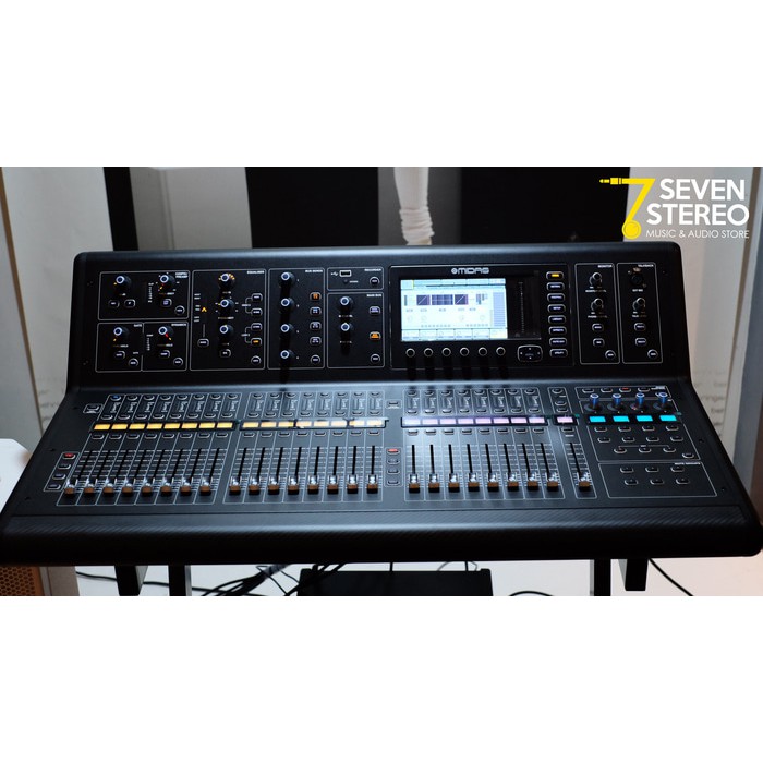 MIDAS M32 Digital Mixer