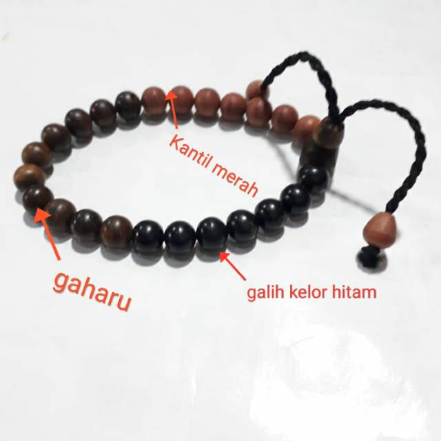 Gelang kayu galih kelor hitam gaharu Kantil merah