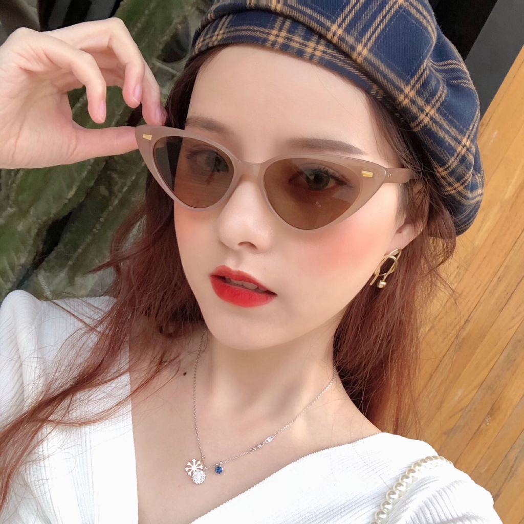 (YUZHU) INS Fashion Style Kacamata Bingkai Kecil Wanita Cat Eye Ulzzang Retro Kacamata Matahari Anit UV400