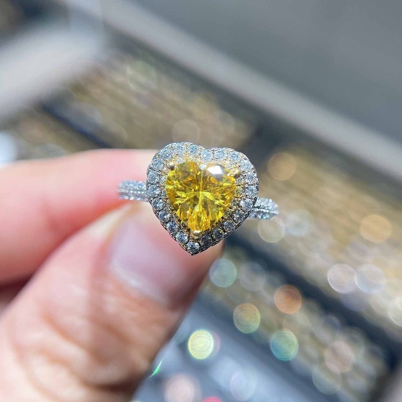 Classic Super Shiny Bright Yellow Diamond Heart-Shaped Ring