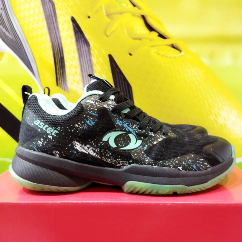 Sepatu Badminton Wanita - ASTEC Disrupt (W) - Black/Wasabi [ASCFWW1UB4BL] - Original