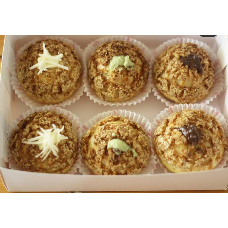 

Crunchy Choux (chocolate crunchy, cheese, greentea, matcha, chocolate vla)