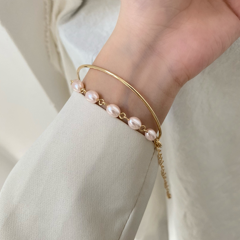 2pcs Gelang Mutiara Hollow Bahan Metal Gaya Retro Untuk Wanita