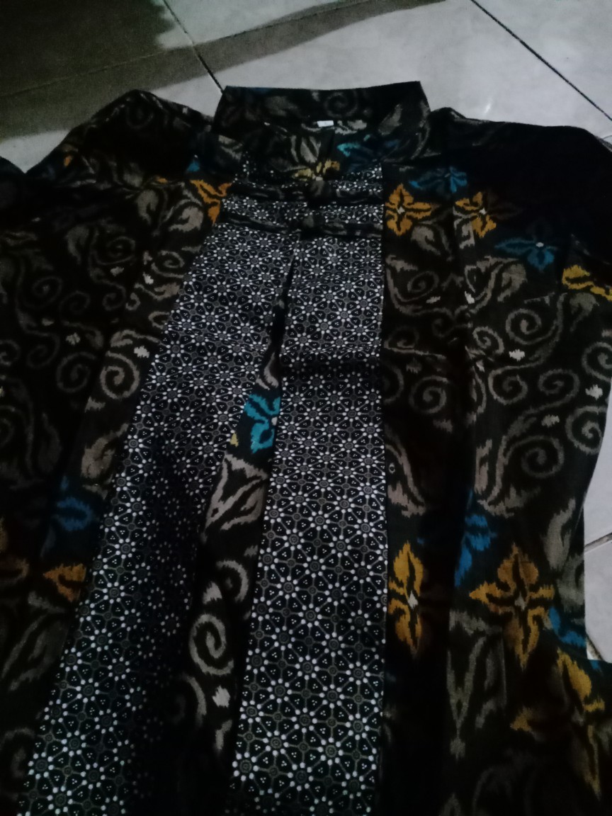 Longcardi Aluna Bunga Zigzag Lawasan Outer Batik Kantoran Wanita Formal Kondangan Katun Halus