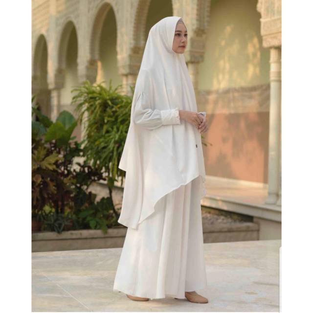 Ayuka winda Hawwa white cashmere