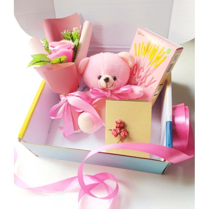 (S) SNACK BOX PINK BUNGA Kado Ulang Tahun/ Kado Wisuda/ Kado Anniversary / Paket PINK / sahabat / wisuda sidang