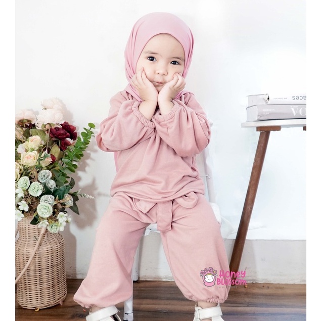 One Set Anak Perempuan Setelan Lengan Panjang / Setelan Baju Muslim Anak Alika