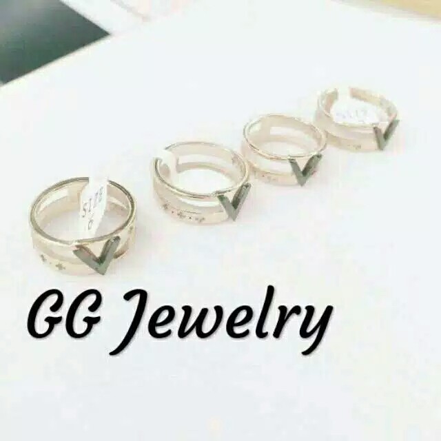 GG Cincin Titanium Premium Lapis Emas 18K Aksen Love Hitam #CC-112