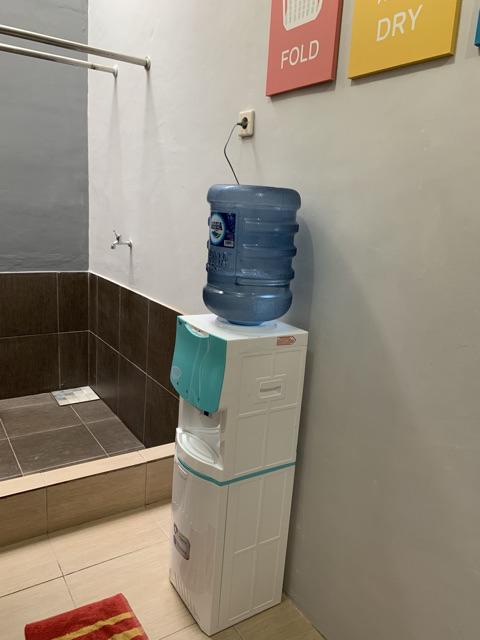 Cosmos Dispenser Tinggi 3 Keran Panas Normaldan Dingin Waterdispenser Cwd5603 Hot And Cool