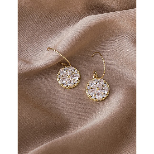 LRC Anting Tusuk Fashion White Zircon Disc Flower P75272