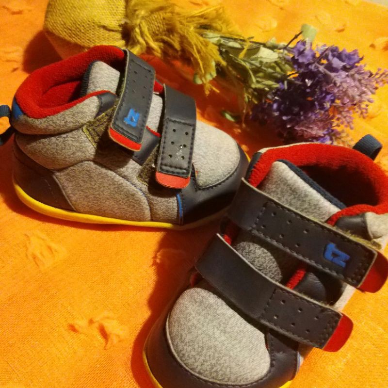 sepatu toezone anak