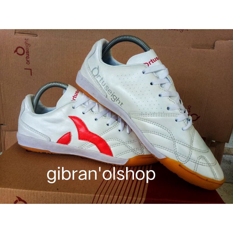 sepatu futsal ortuseight jogosala REVOLT  IN GRADE