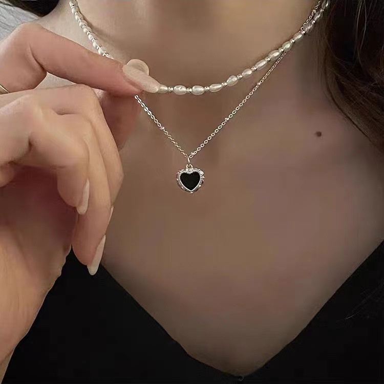 Kalung Rantai choker Liontin Hati Mutiara Ganda Warna Hitam Untuk Aksesoris Perhiasan Wanita