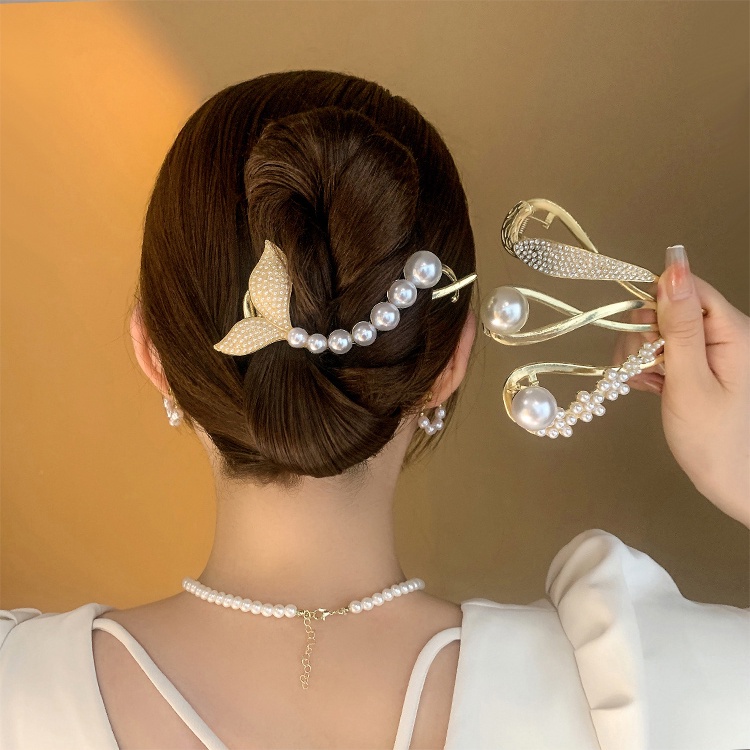 AY(CN) Jepit Rambut Bentuk Kupu-Kupu Aksen Mutiara Kristal Untuk Wanita