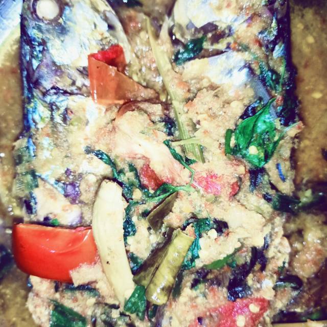 

Ikan kembung masak woku