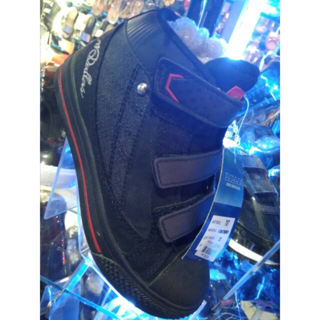 Sepatu dallas