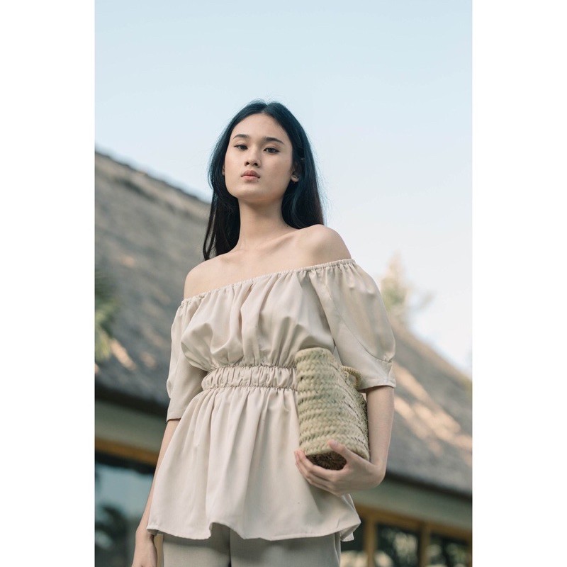 

Claryn The Label - Mee Top Cream (New with Tag)