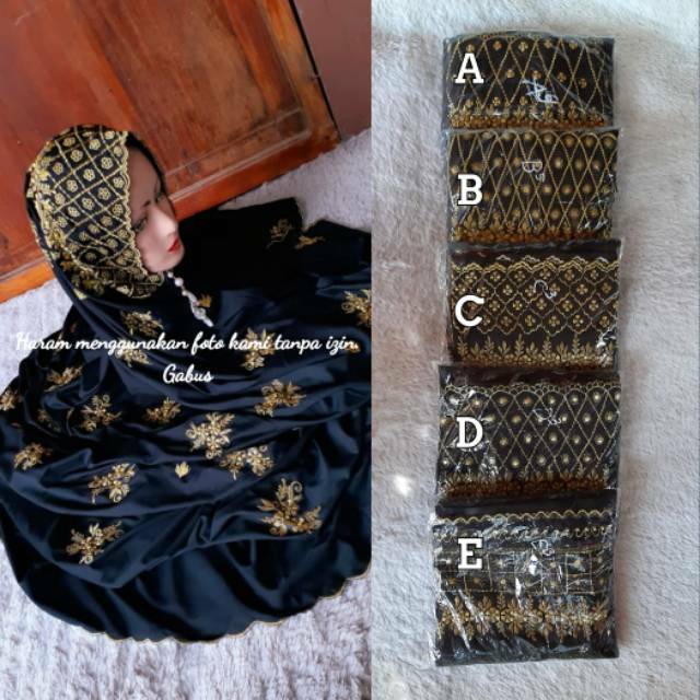 Mukena Terusan Polino Hitam Bordir Emas